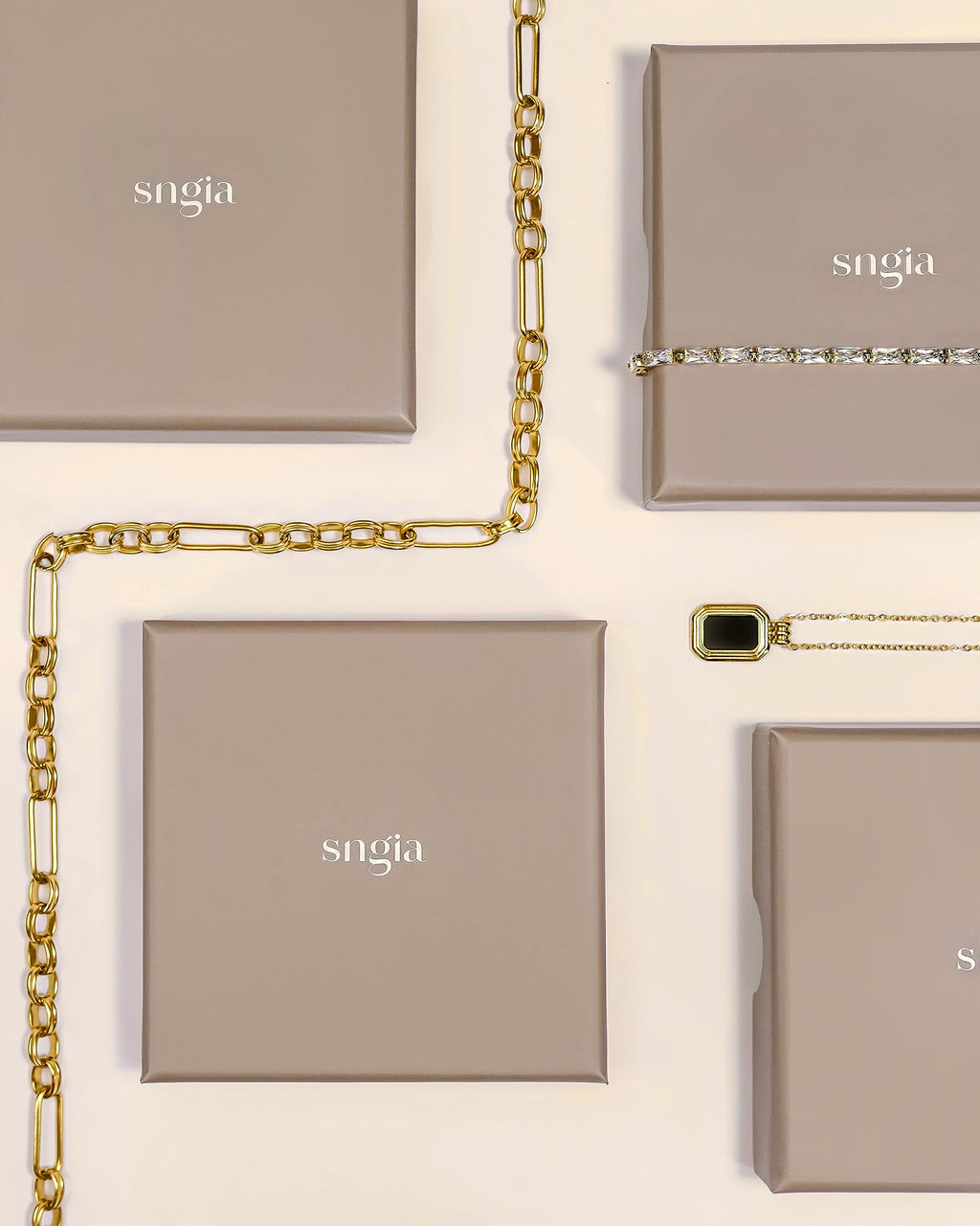 SNGIA 18K Gold Plated Mother of Pearl Flower Stud Statement Earrings for Women by SNGIA, Dainty Bold Retro Handmade Trendy Natural Sea Abalone Shell Floral Bohemian Jewelry Gifts, Small Unique Baroque Turquoise Stone Summer Beach Fashion Earrings Accessor