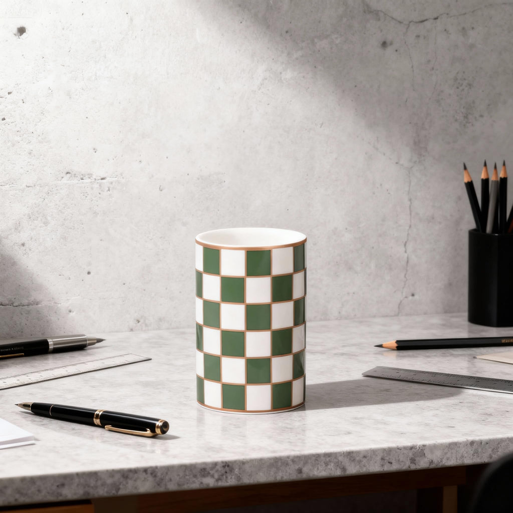 XYQXYQ Ceramic Checkered Pen Holder For Desk,Cute Stand Black And White Pencil Cup,Durable Ceramic Pencil Cup, Decorative Makeup Brush Holder Cup, Stationery Holder for Office, School, Home (Green)